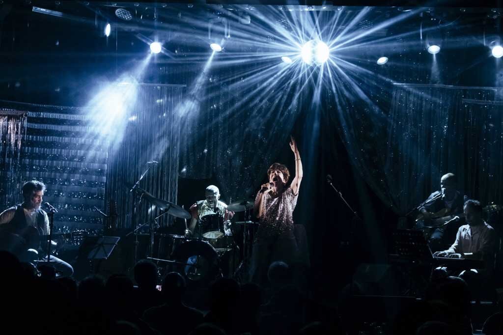 Com participação especial da filha Amora, Sandra Pêra sobe ao palco do TJA com novo show em homenagem a Gonzaguinha - Gente de Opinião