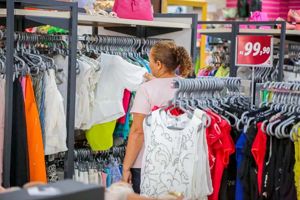 São 2.339 vagas abertas em 16 municípios, com oportunidades no comércio, indústria e serviços  de vendedor a engenheiro - Gente de Opinião