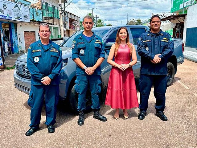 Deputada Cristiane Lopes entrega caminhonete à Capitania Fluvial de Porto Velho para fortalecer ações da Marinha em Rondônia - Gente de Opinião