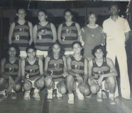 O handebol feminino do Flamengo, campeão estadual de 1980 com o técnico Juscelino Amaral - Gente de Opinião