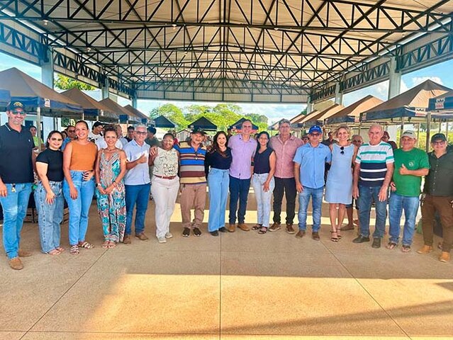 Esporte fortalecido: Cristiane Lopes entrega van e viabiliza pista de caminhada em Rio Crespo-RO - Gente de Opinião