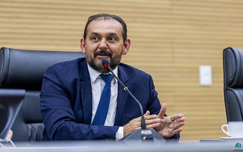 Recurso de R$ 372 mil destinado por Laerte Gomes garante iluminação para campo em Cacaulândia 