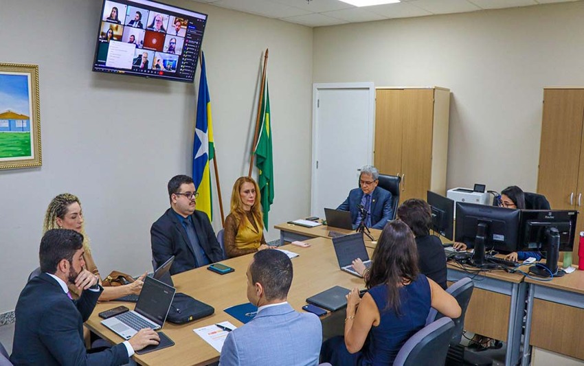 Ministério Público e Instituto Escudo Coletivo trazem nova pesquisa sobre cancelamentos de voos e valores de passagens aéreas em audiência judicial, e pedem providências