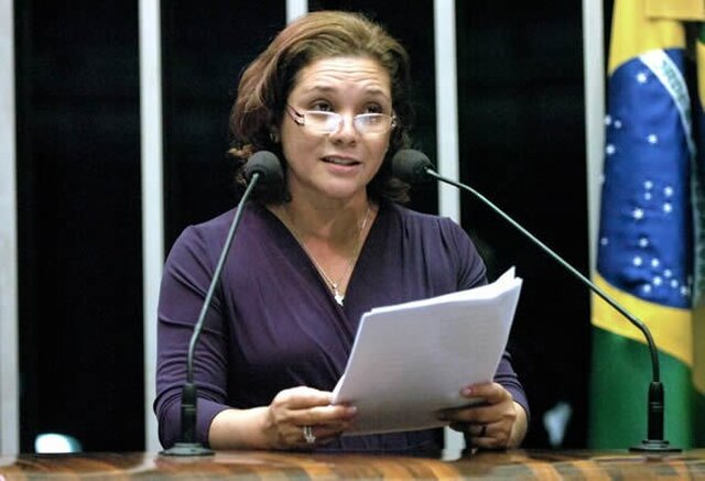 Senadora Fatima Cleide (Bloco/PT-RO) discursa em Planario em homenagem a Jairo Saraiva - Gente de Opinião