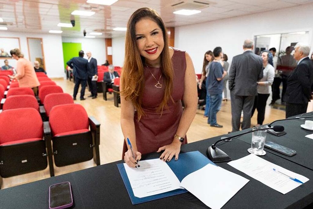 Deputada federal Cristiane Lopes defende mais mulheres na política durante evento do TRE-RO - Gente de Opinião
