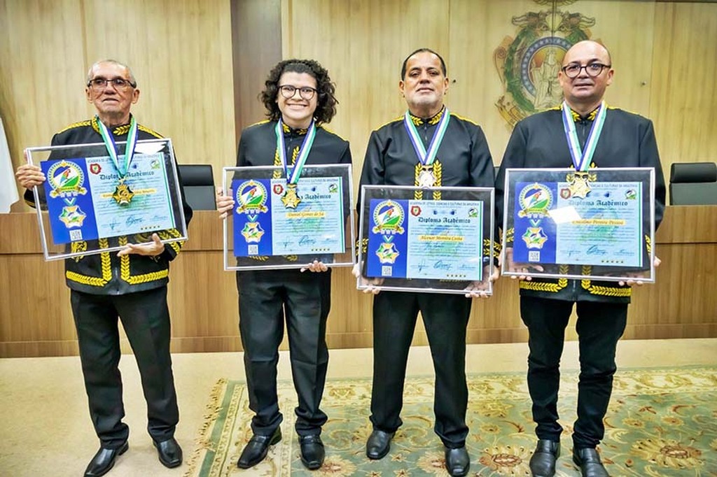 Humaitaenses são diplomados em solenidade de destaque na Academia de Letras, Ciências e Cultura da Amazônia - Gente de Opinião