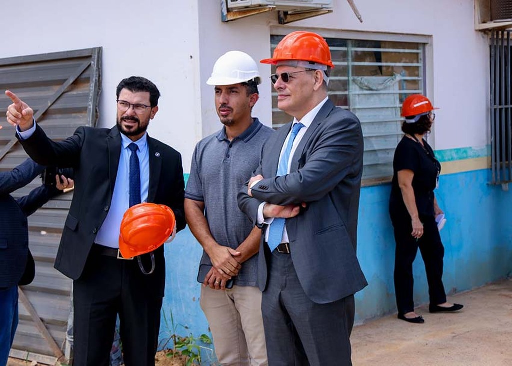 Ritmo acelerado: governador interino visita obras e destaca avanço em escola e espaço de lazer - Gente de Opinião