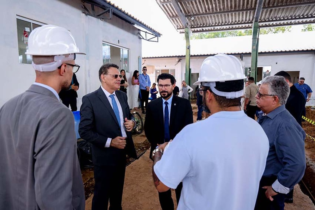 Ritmo acelerado: governador interino visita obras e destaca avanço em escola e espaço de lazer - Gente de Opinião