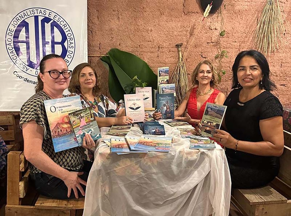 LITERATURA  EM DESTAQUE : AJEB-RO apresentam literatura  à comitiva da ONU Migração em Porto Velho.   - Gente de Opinião