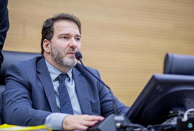 Alex Redano apresentou indicação ao governo do estado (Foto: Rafael Oliveira I Secom ALE/RO) - Gente de Opinião