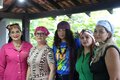 Acolhimento e autoestima marcam entrega de lenços para mulheres em tratamento contra o câncer 