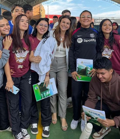 FIMCA e Metropolitana realizam entrega de apostilas preparatórias para o ENEM a alunos da Escola João Bento da Costa - Gente de Opinião