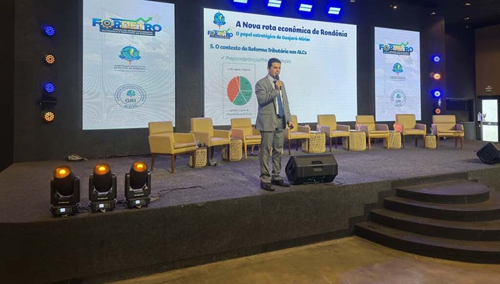 A programação técnica foi aberta com palestra do economista Marcelo Souza Pereira, especialista em áreas de livre comércio e integração regional (Foto: Muryllo Ferri Bastos) - Gente de Opinião