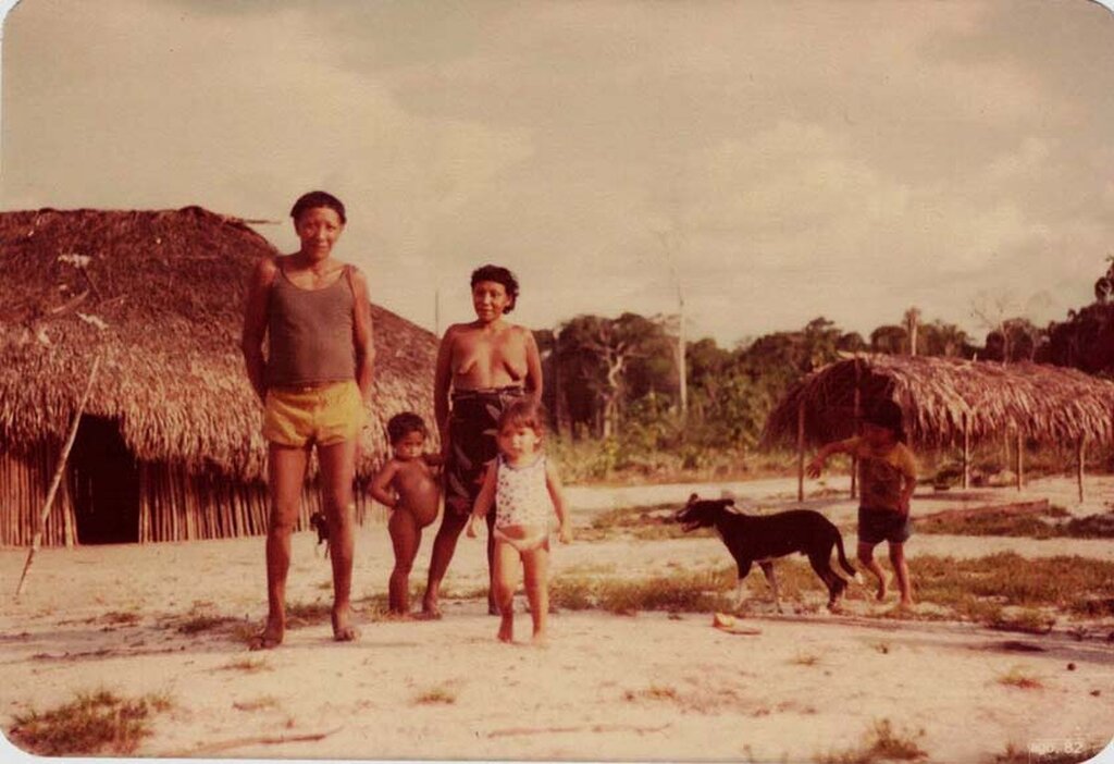 Vanessa e família do Tuxaua Tomás - Gente de Opinião
