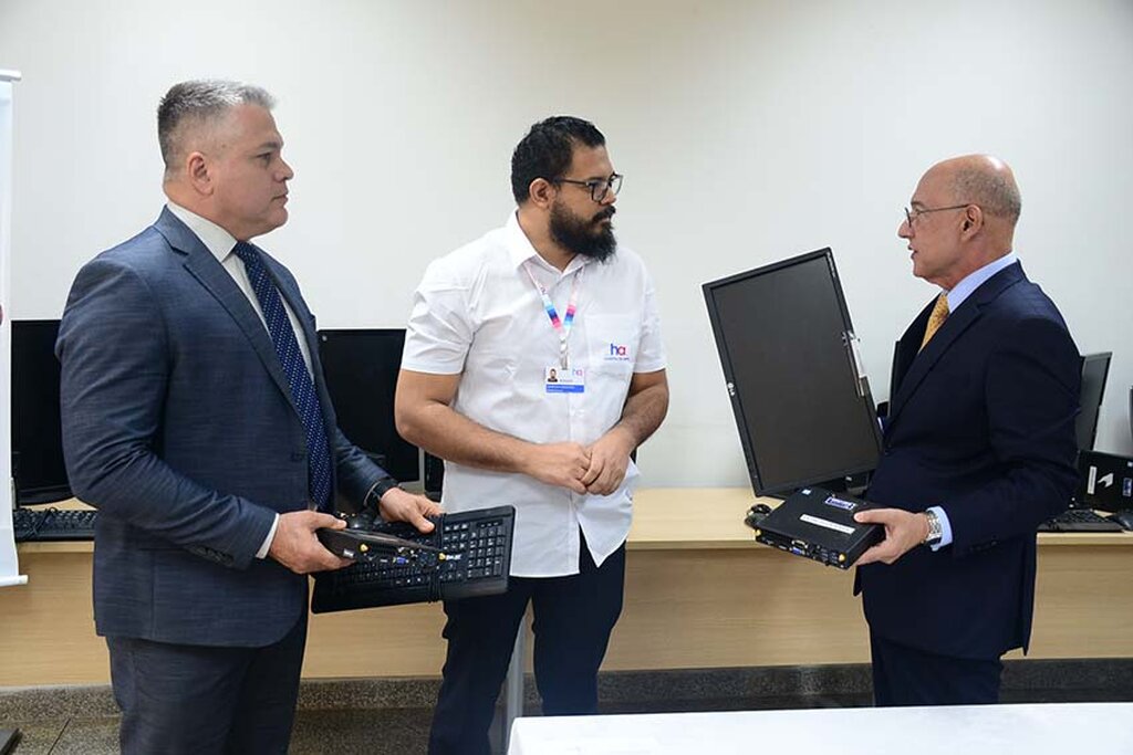 TRT-14 doa equipamentos de informática ao Hospital de Amor da Amazônia - Gente de Opinião