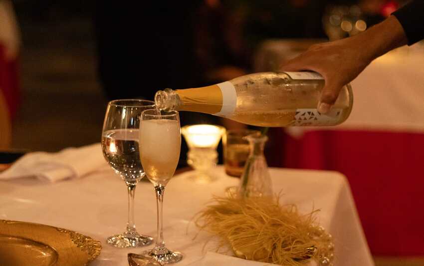 Vinhos premiados do Cerrado e gastronomia francesa se encontram em experiência exclusiva para o Dia dos Namorados em Brasília
