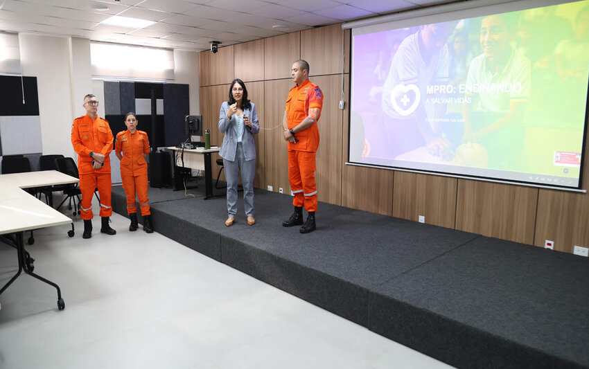 MPRO Ensinando a Salvar - Quase 10 mil profissionais da educação em todo o estado são instruídos a realizar primeiros socorros
