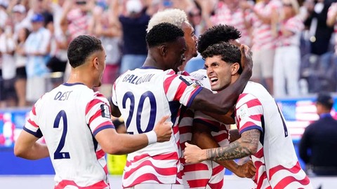 Estados Unidos vence com primeiro tempo de gala