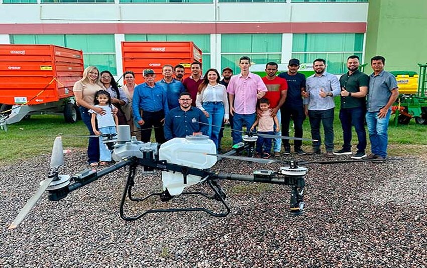 Inédito: deputada Cristiane Lopes entrega maquinários e tecnologia de ponta com drones agrícolas em Porto Velho
