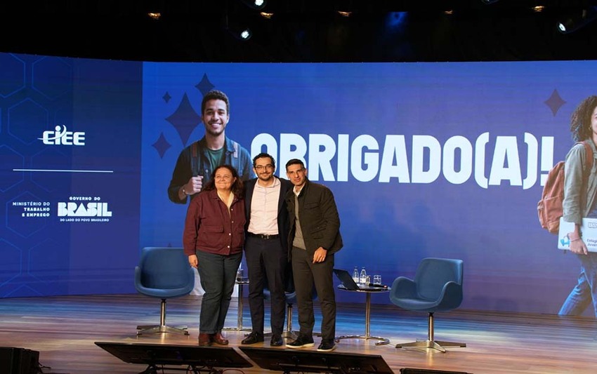 Apesar de queda no desemprego e avanço na formalização, a permanência no primeiro emprego é o principal desafio da juventude no Brasil