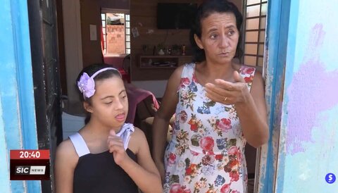 Sem dinheiro, mulher faz apelo para conseguir tratamento médico