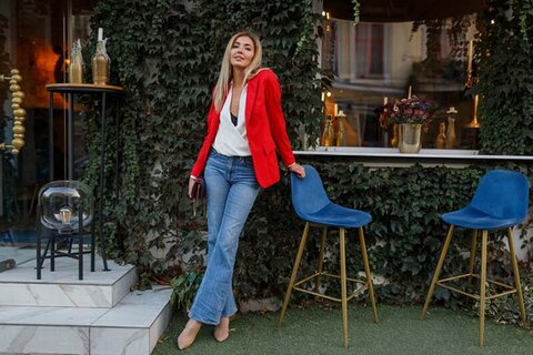 Como montar um guarda-roupa versátil com peças jeans